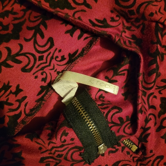 NOT KILLSTAR Red And Black Pattern Pants No size is listed, it fits a small/xs - Picture 3 of 3